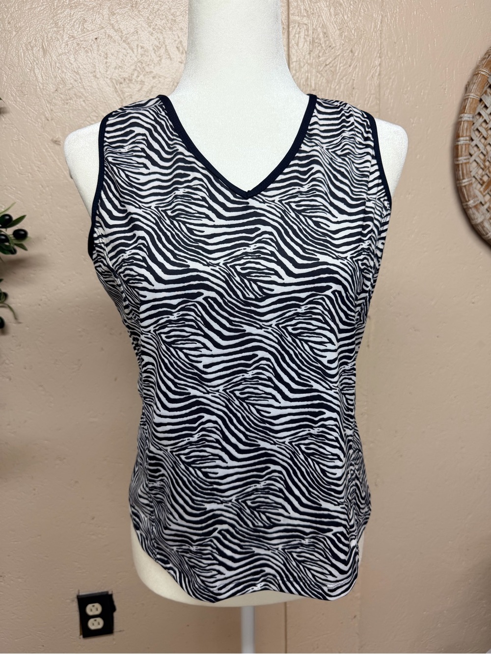 Tail Black & White Zebra Print V-Neck Tank